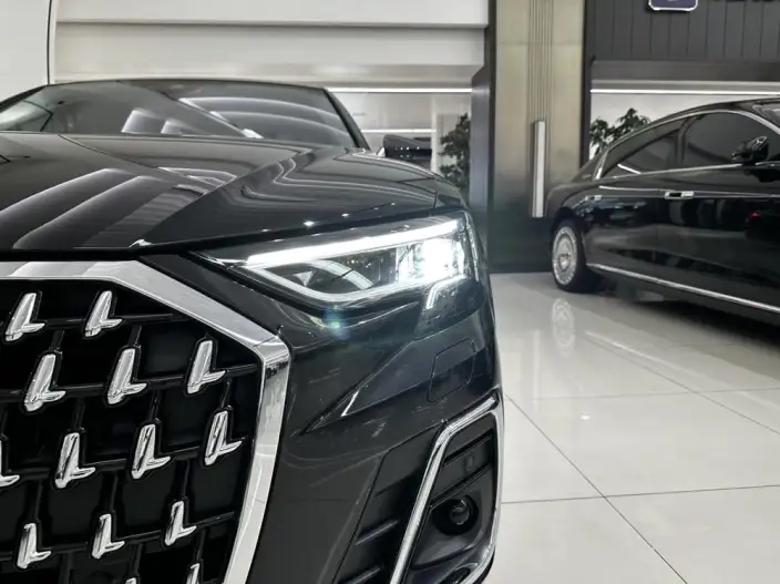 Audi A8 2023 Model A8L 45 TFSI quattro Luxury Model – фото 8