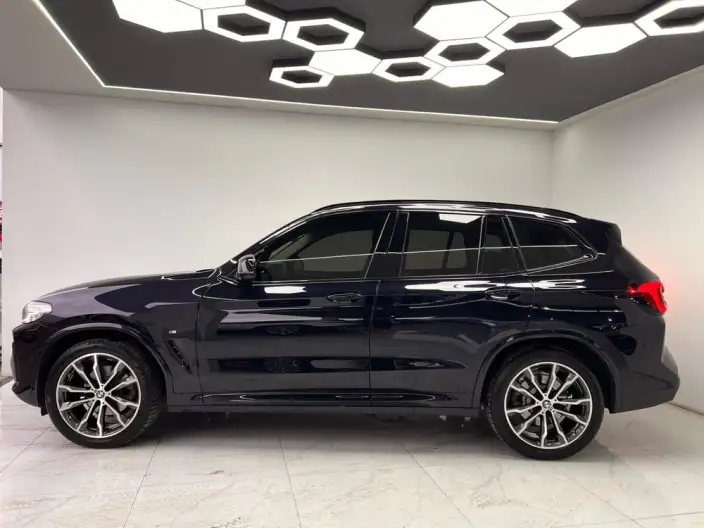 BMW X3 2023 Model xDrive30i Exclusive Model M Night Set – фото 3