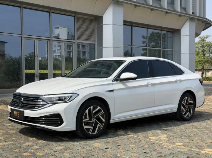 Volkswagen Sagitar 2023 Model 300TSI DSG Beyond Edition – фото 1