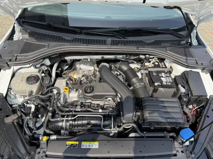 Volkswagen Sagitar 2023 Model 300TSI DSG Beyond Edition – фото 7
