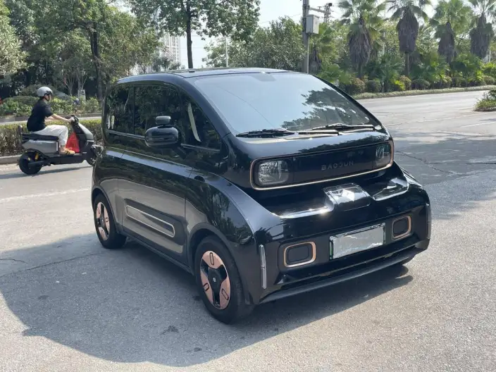 Baojun KiWi EV 2022 Model Designer Light Edition Lithium Iron Phosphate