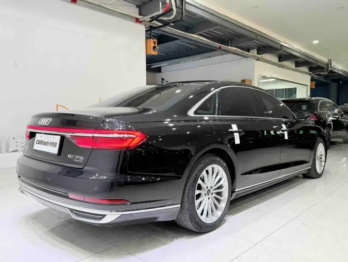 Audi A8 2022 Model A8L 50 TFSI quattro Comfort Model Collector Edition Edition – фото 6
