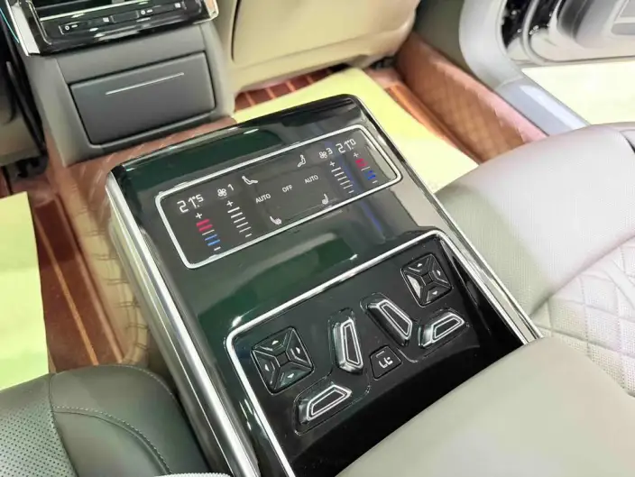 Audi A8 2022 Model A8L 50 TFSI quattro Comfort Model Collector Edition Edition – фото 7