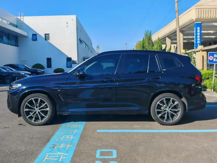 BMW X3 2023 Model xDrive30i Leading Model M Night Set – фото 4