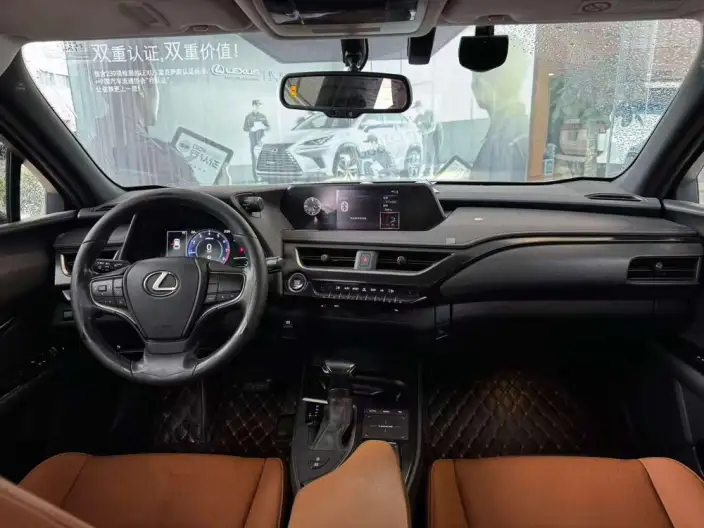 Lexus UX 2020 Model 200 Special Edition – фото 7
