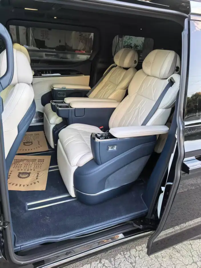 ZEEKR 009 2024 Model VI seat Executive Edition 4WD 108kWh