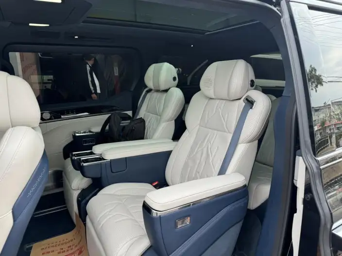 ZEEKR 009 2024 Model VI seat Executive Edition 4WD 108kWh – фото 7
