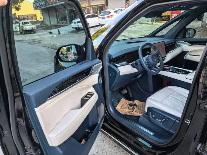 ZEEKR 009 2024 Model VI seat Executive Edition 4WD 108kWh – фото 8