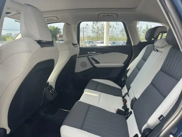 BMW X1 2025 Model sDrive25Li M Sports Set – фото 9