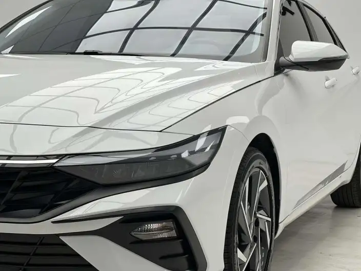 Hyundai Ioniq 2023 Model 1.5L CVT GLX Elite Edition – фото 7