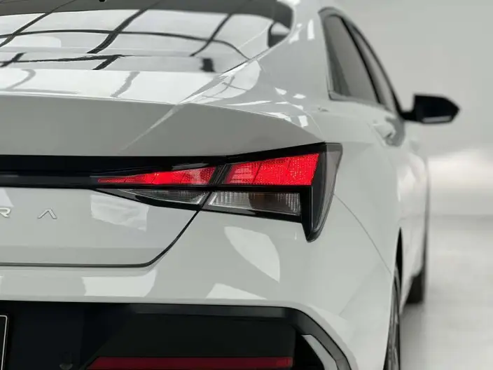 Hyundai Ioniq 2023 Model 1.5L CVT GLX Elite Edition – фото 8