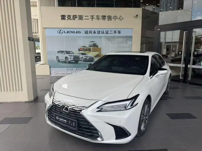 Lexus ES 2025 Model 200 Premium – фото 1