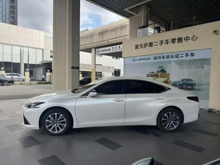 Lexus ES 2025 Model 200 Premium – фото 3