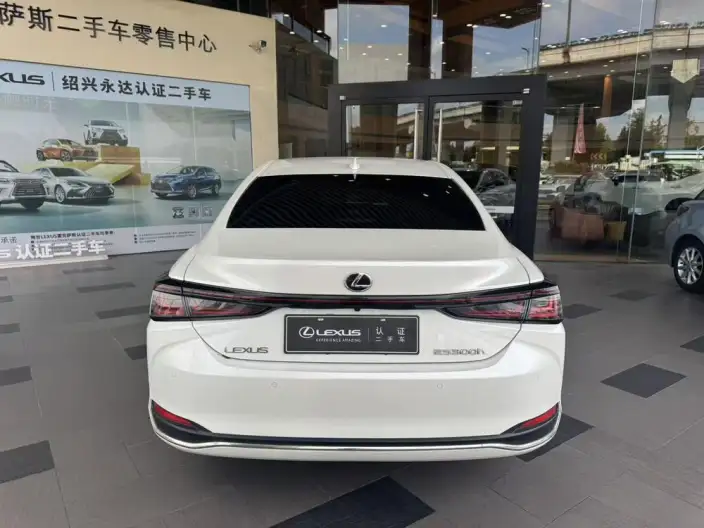 Lexus ES 2025 Model 200 Premium – фото 4