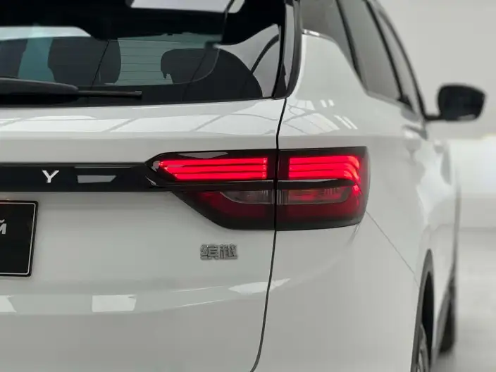 Geely Binyue 2021 Model 240T DCT Diamond Edition – фото 8