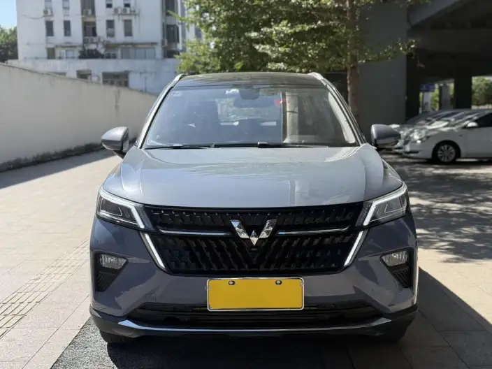 WULING Asta 2021 Model 1.5T Automatic Starlight Edition