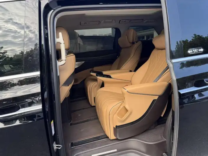 Denza D9 EV 2024 Model 620 2WD Exclusive Model – фото 9