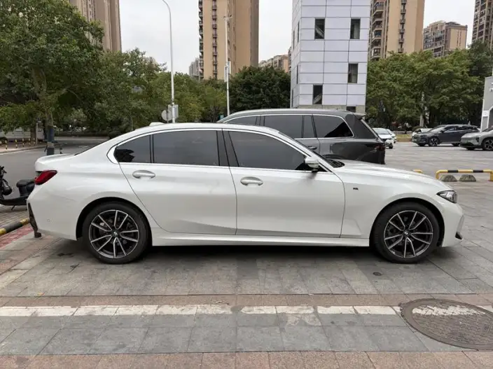 BMW 3 Series 2023 Model 325Li M Sports Set – фото 6