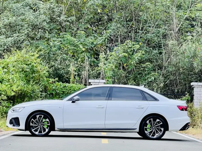 Audi A4 L 2023 Model 40 TFSI Luxury Dynamic Model – фото 4