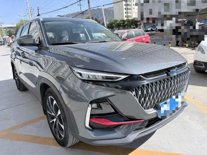 Changan Auchan X7 PLUS 2023 Model Changxiang Edition 1.5T Automatic Noble Model 7 seat
