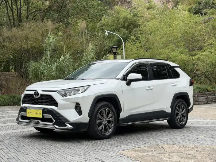 Toyota RAV4 2024 Model 2.0L CVT 2WD Fashion edition – фото 1