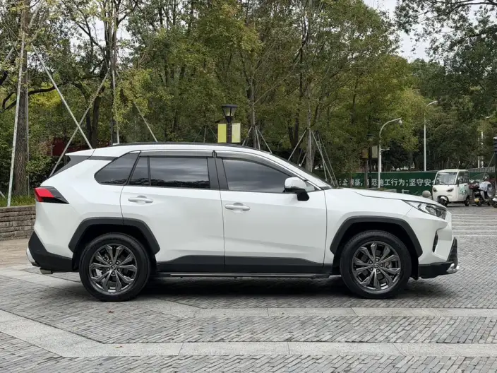 Toyota RAV4 2024 Model 2.0L CVT 2WD Fashion edition – фото 8