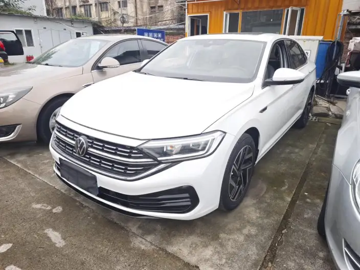 Volkswagen Sagitar 2023 Model 300TSI DSG Superior Edition – фото 1
