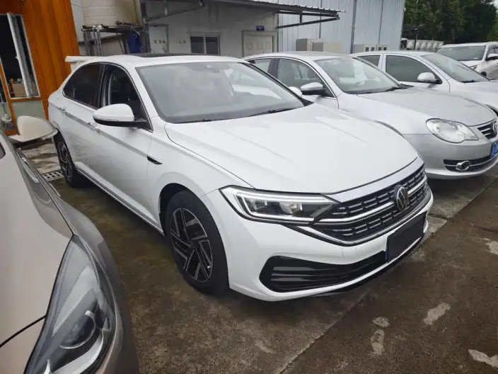 Volkswagen Sagitar 2023 Model 300TSI DSG Superior Edition – фото 3