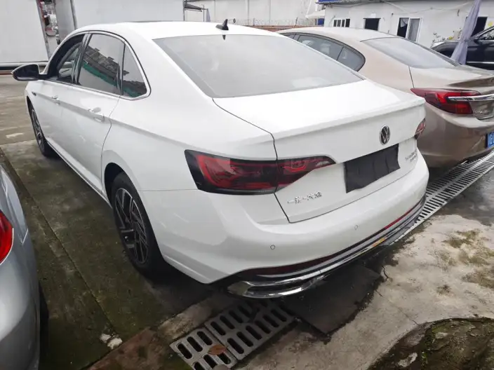 Volkswagen Sagitar 2023 Model 300TSI DSG Superior Edition – фото 4