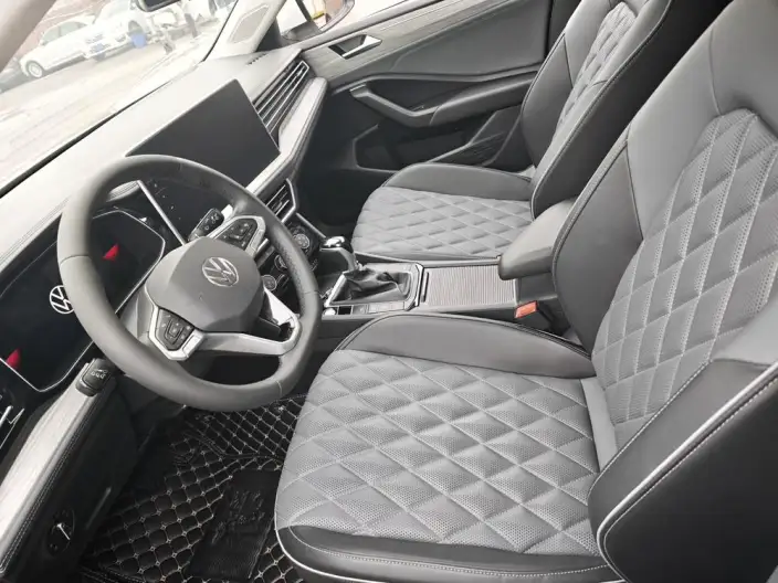 Volkswagen Sagitar 2023 Model 300TSI DSG Superior Edition – фото 8