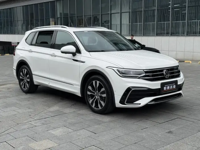 Volkswagen Tiguan L 2022 Model 330TSI Automatic 2WD R-Line Enjoy the version more – фото 3