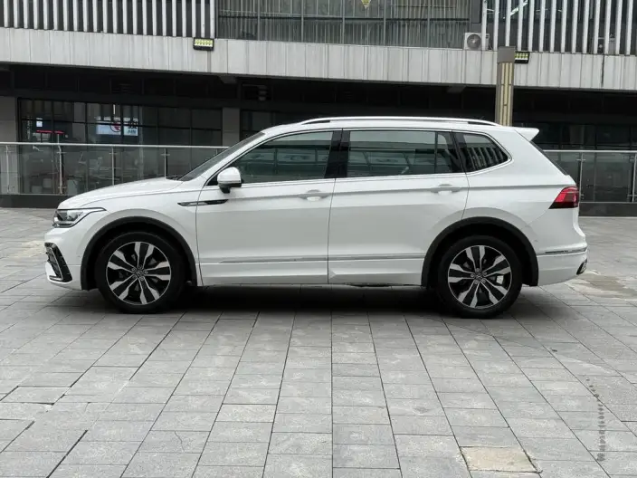 Volkswagen Tiguan L 2022 Model 330TSI Automatic 2WD R-Line Enjoy the version more – фото 4