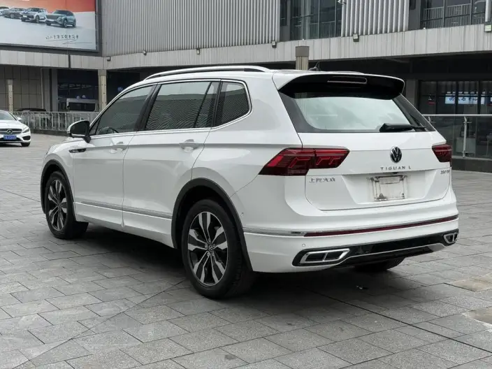 Volkswagen Tiguan L 2022 Model 330TSI Automatic 2WD R-Line Enjoy the version more – фото 5