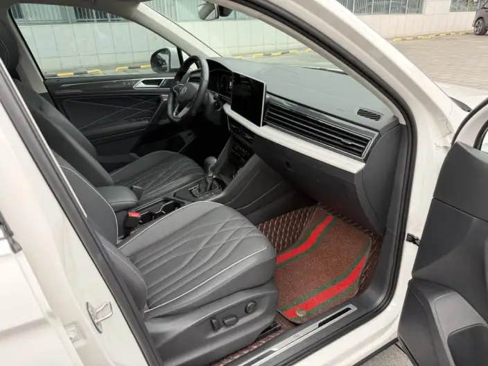 Volkswagen Tiguan L 2022 Model 330TSI Automatic 2WD R-Line Enjoy the version more – фото 9
