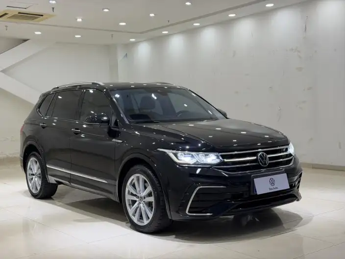 Volkswagen Tiguan L 2023 Model Facelift 380TSI 4WD R-Line Ultimate Edition 7 seat – фото 3