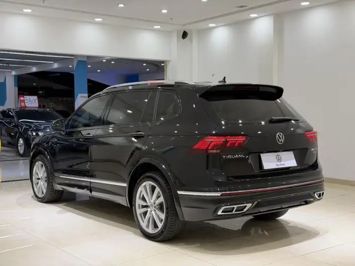 Volkswagen Tiguan L 2023 Model Facelift 380TSI 4WD R-Line Ultimate Edition 7 seat – фото 4