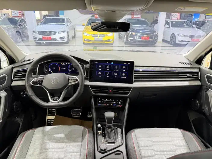 Volkswagen Tiguan L 2023 Model Facelift 380TSI 4WD R-Line Ultimate Edition 7 seat – фото 9