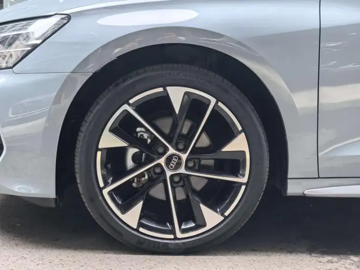 Audi A3 2025 Model A3L Limousine 35 TFSI Continental Flying Spur Exclusive Model – фото 8