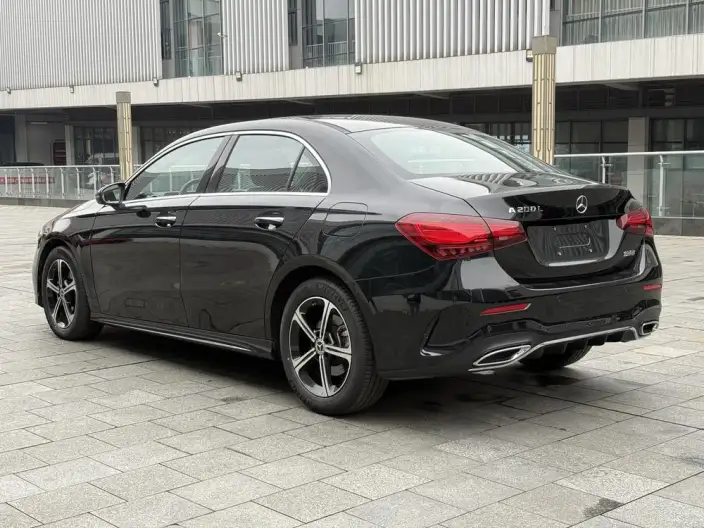 Mercedes-Benz A-class 2024 Model Facelift A 200 L Fashion Edition – фото 5