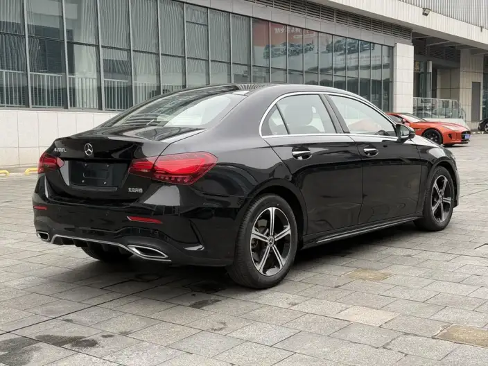 Mercedes-Benz A-class 2024 Model Facelift A 200 L Fashion Edition – фото 7