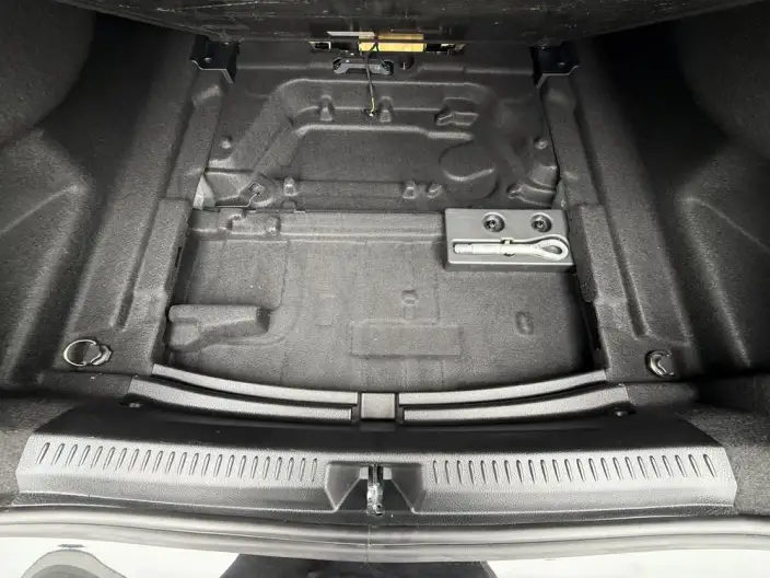 Mercedes-Benz A-class 2024 Model Facelift A 200 L Fashion Edition – фото 10