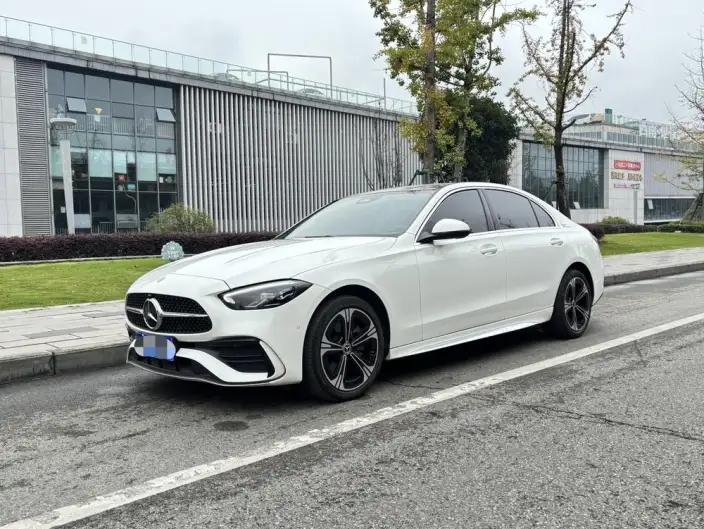 Mercedes-Benz C-Class 2023 Model C 260 L Sports Edition 4MATIC – фото 1