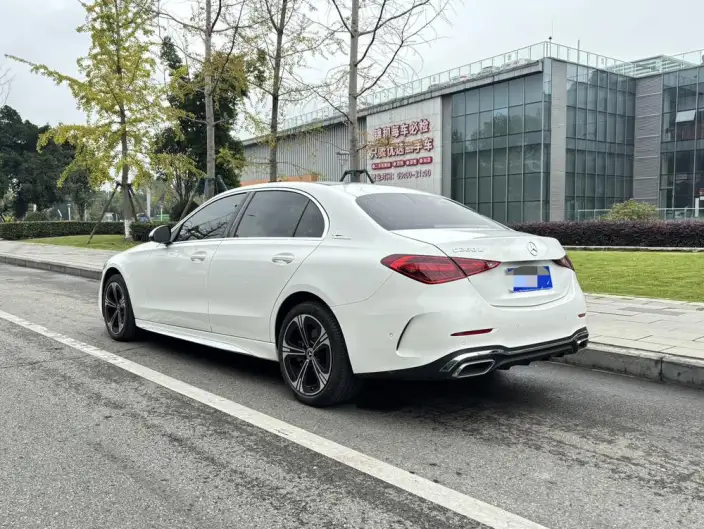 Mercedes-Benz C-Class 2023 Model C 260 L Sports Edition 4MATIC – фото 4