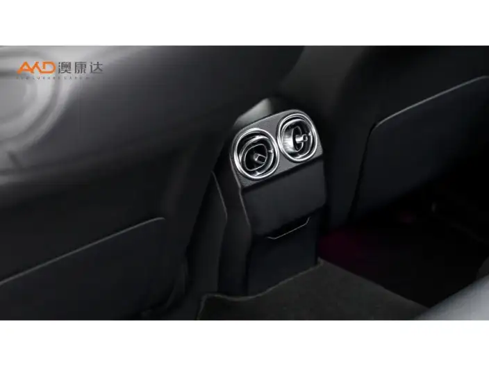 Mercedes-Benz C-Class PHEV 2024 Model C 350 eL – фото 5