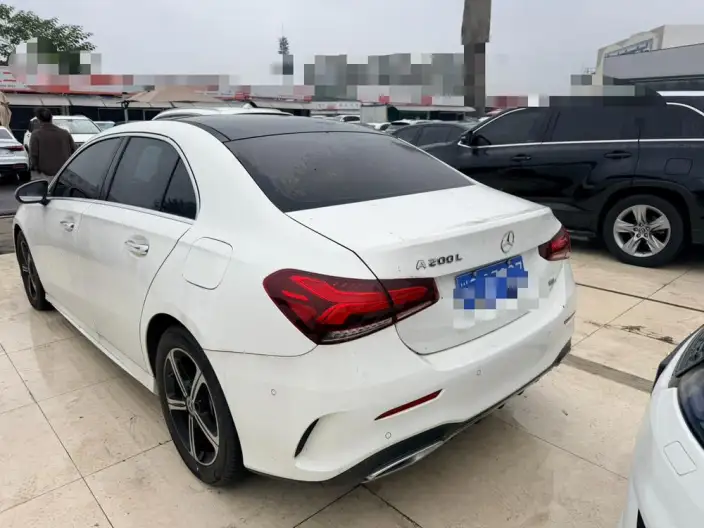 Mercedes-Benz A-class 2023 Model A 200 L Sports sedan Fashion Edition – фото 4
