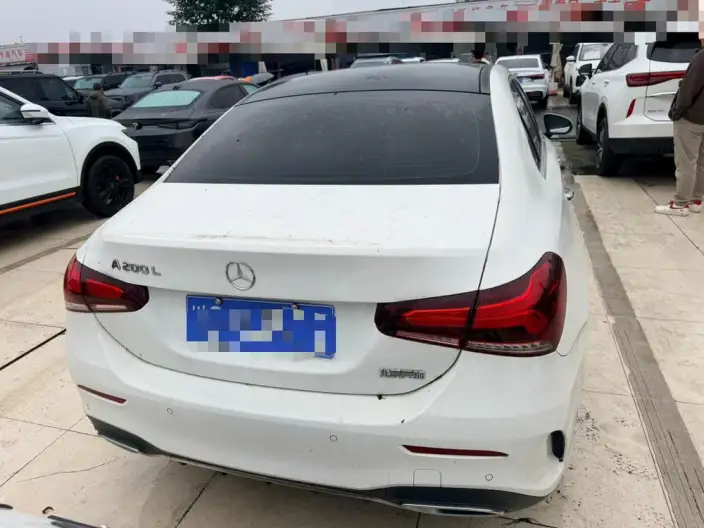 Mercedes-Benz A-class 2023 Model A 200 L Sports sedan Fashion Edition – фото 5