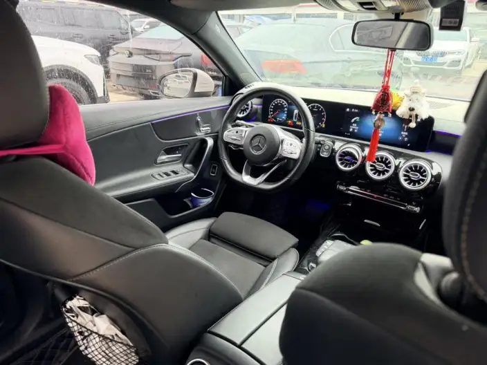Mercedes-Benz A-class 2023 Model A 200 L Sports sedan Fashion Edition – фото 9