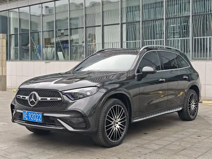 Mercedes-Benz GLC 2023 Model GLC 300 L 4MATIC Luxury Model 7 seat – фото 1