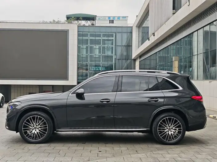 Mercedes-Benz GLC 2023 Model GLC 300 L 4MATIC Luxury Model 7 seat – фото 4