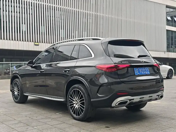 Mercedes-Benz GLC 2023 Model GLC 300 L 4MATIC Luxury Model 7 seat – фото 5